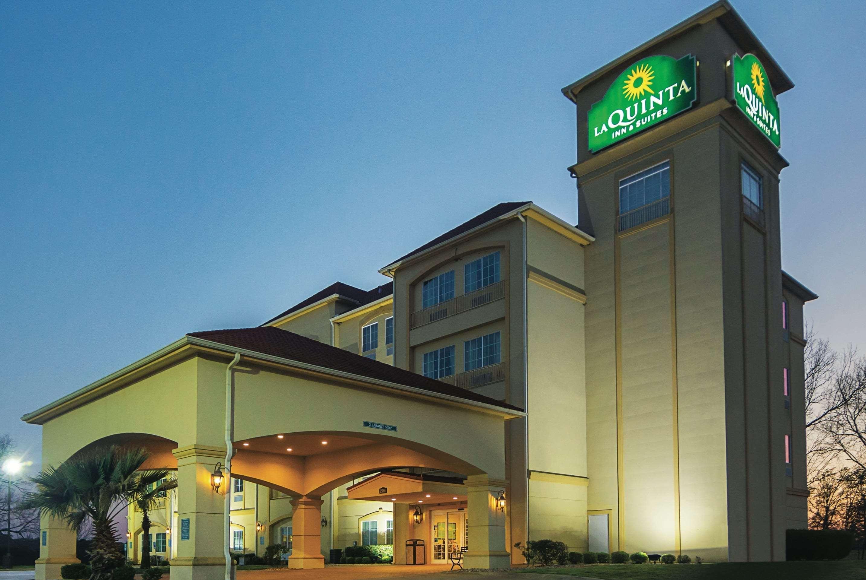 Отель La Quinta By Wyndham Lindale Экстерьер фото
