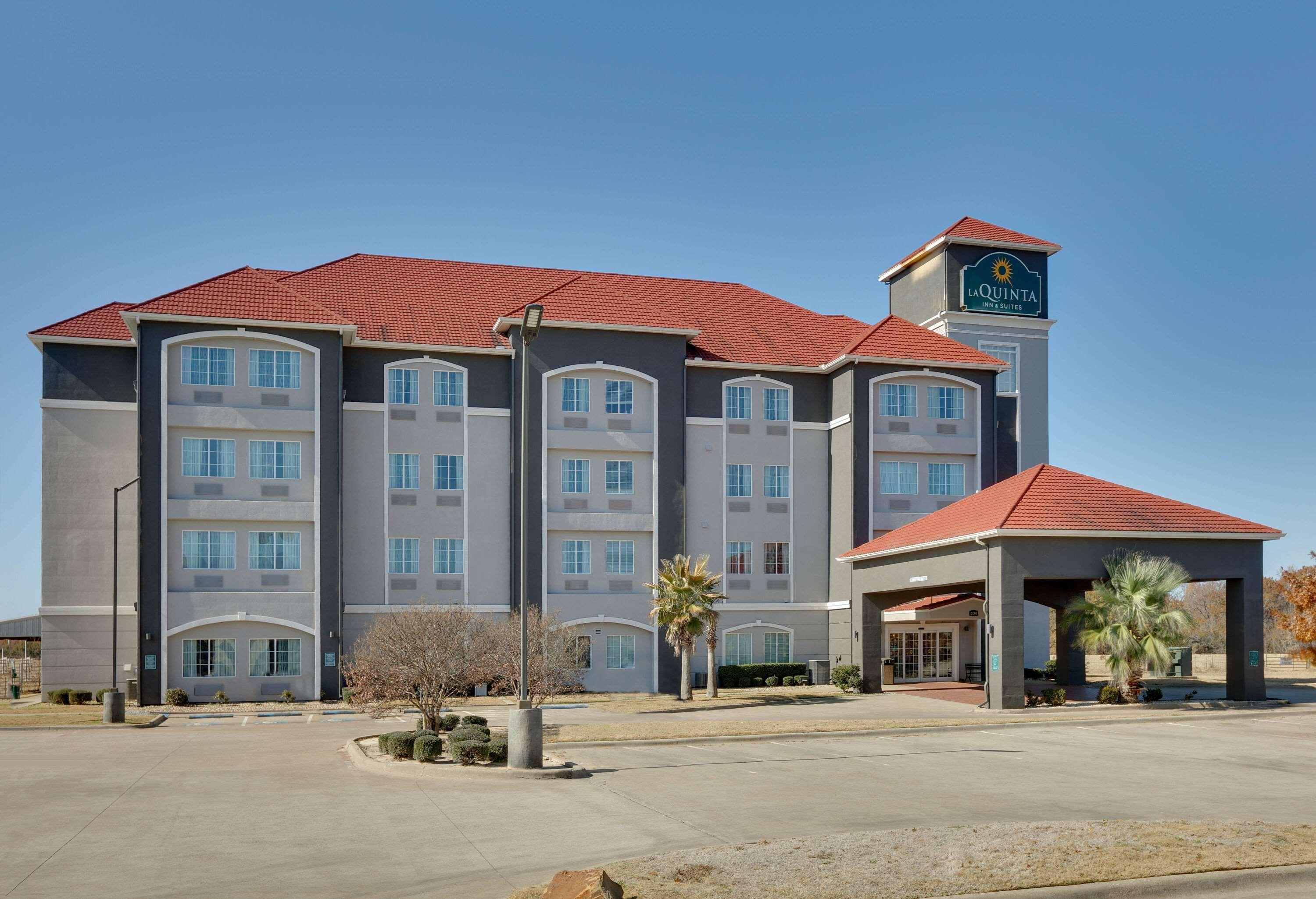 Отель La Quinta By Wyndham Lindale Экстерьер фото