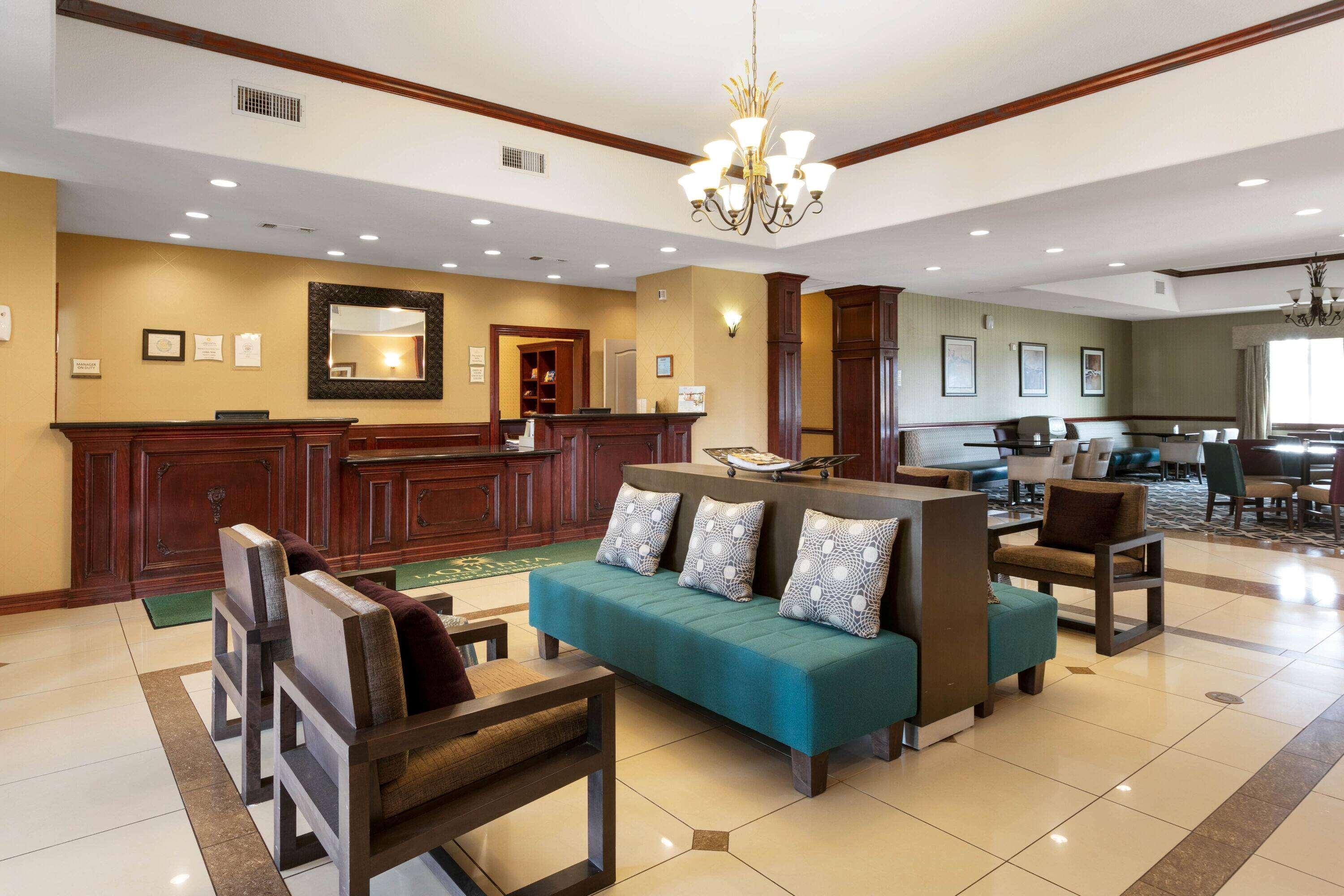 Отель La Quinta By Wyndham Lindale Экстерьер фото